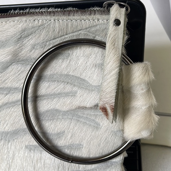 DeGroot Soirée Wrist In Hair On The Hide Metal Ring handle Fully Lined Clutch - Picture 4 of 11